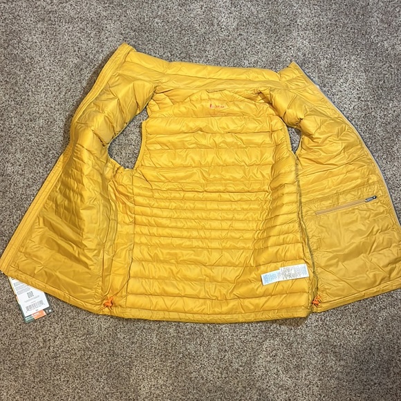 Cotopaxi Fuego Down Vest “Amber Stripes” women’s medium NWT - Picture 9 of 12